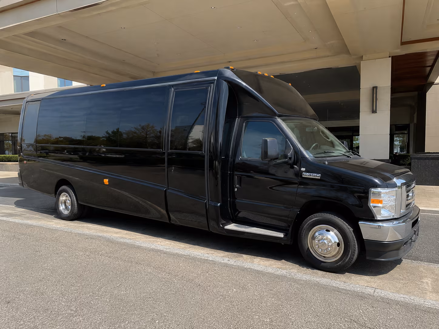 20 Passenger Party Bus Exterior