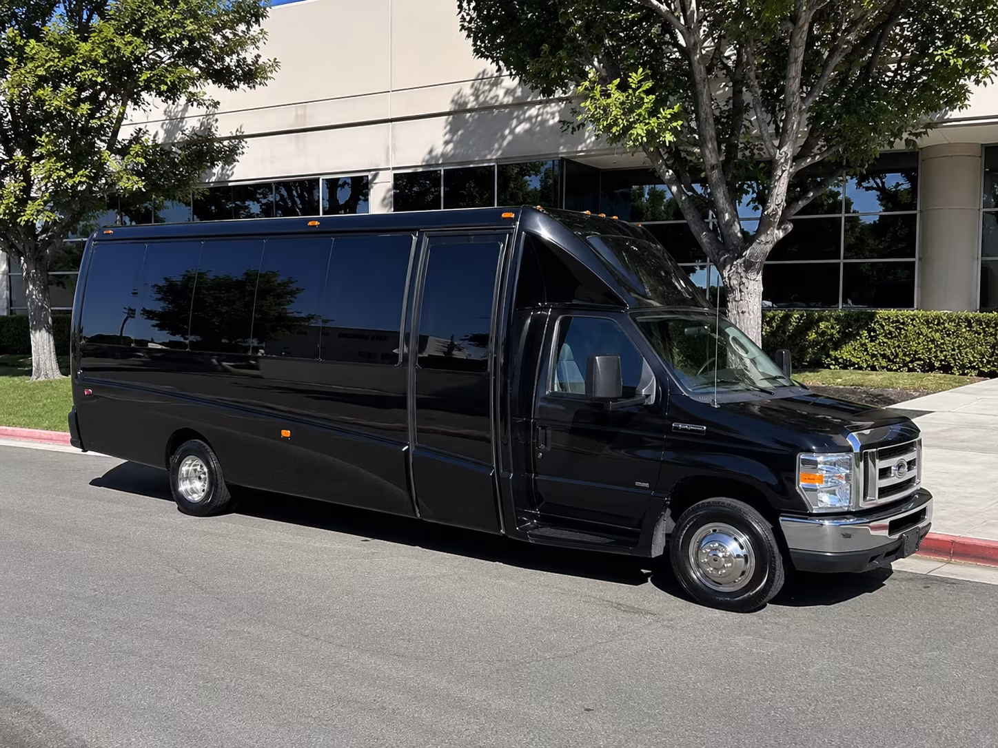 Eugene Winery Tour & Pub Crawl Transportation