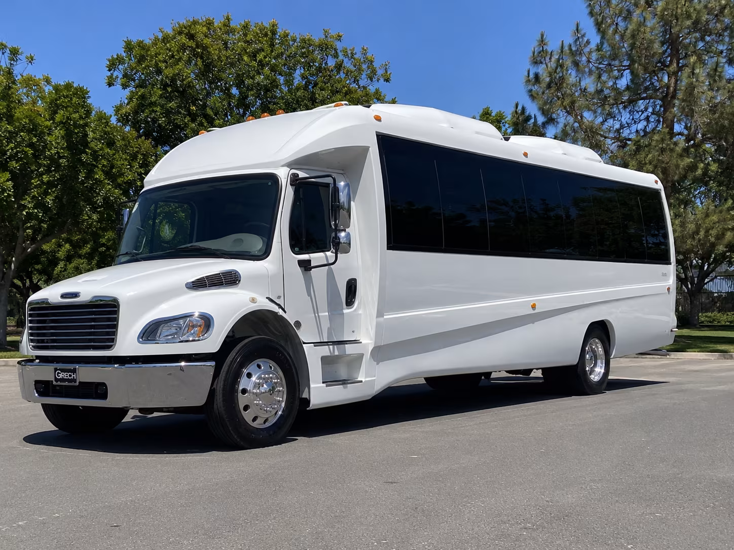 Gresham Birthday, Sweet 16, & Quinceañera Transportation party bus exterior