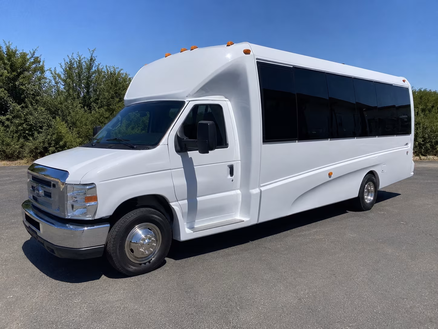 Gresham Birthday, Sweet 16, & Quinceañera Transportation party bus interior