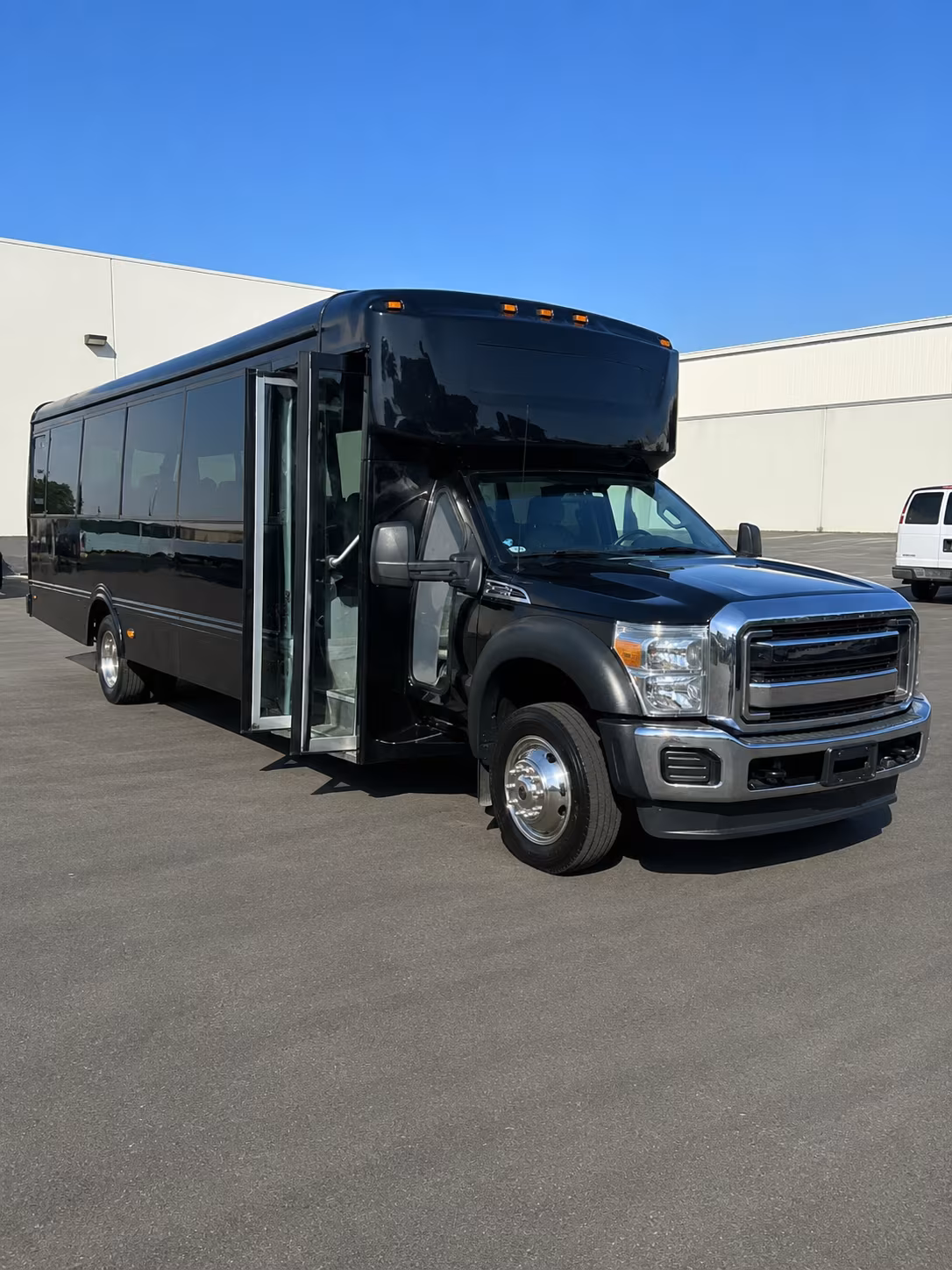 Gresham Winery Tour & Pub Crawl Transportation party bus interior